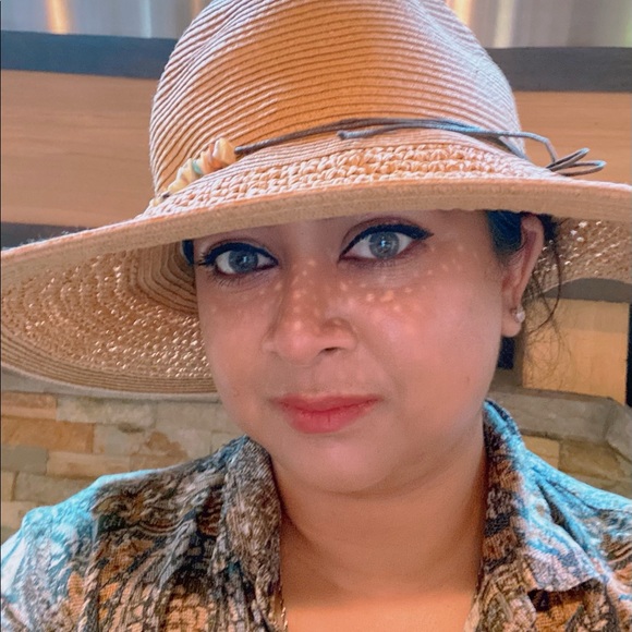 Meet your Posher, Sonita - Picture 16 of 16